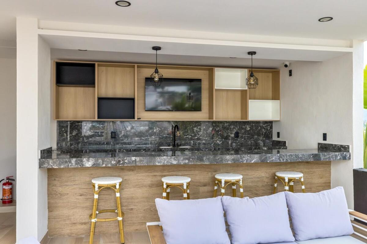 Apartment Luxurious 1bdr W King Bed, Private Dipping Pool And Infinity Pool With Ocean Views *